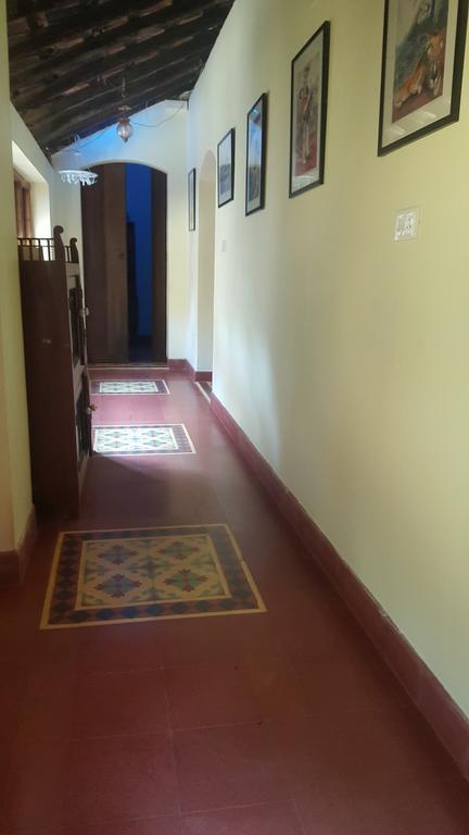 Casa Menezes - A Heritage Goan Homestay Бамболім Номер фото