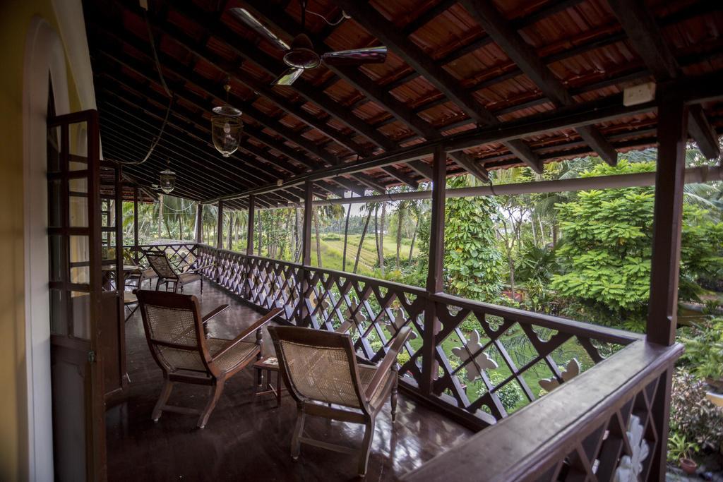 Casa Menezes - A Heritage Goan Homestay Бамболім Номер фото