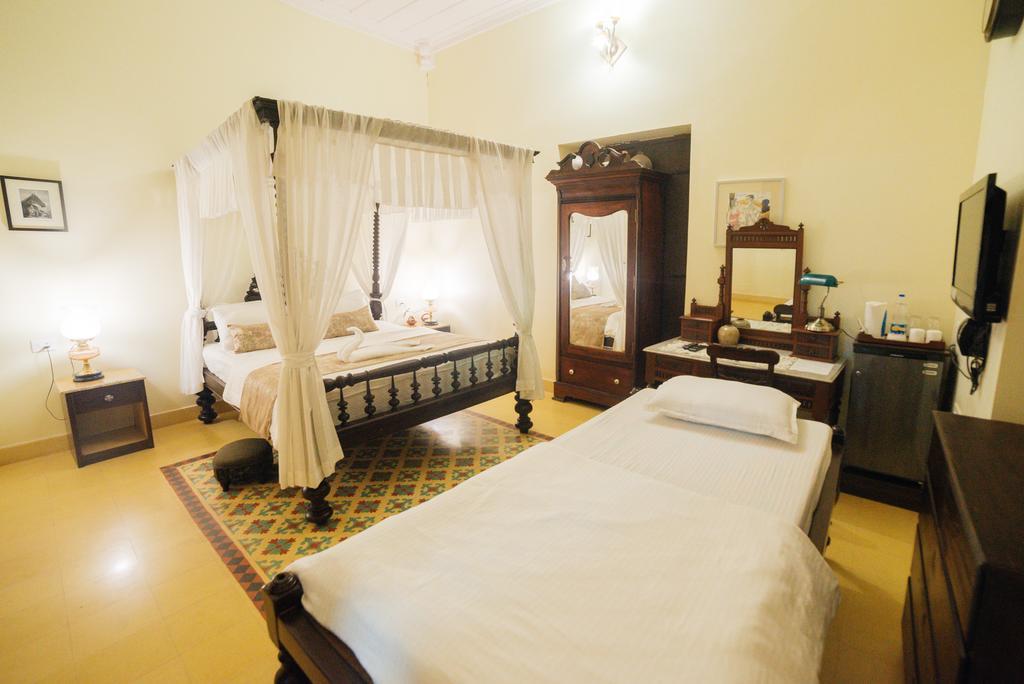 Casa Menezes - A Heritage Goan Homestay Бамболім Екстер'єр фото