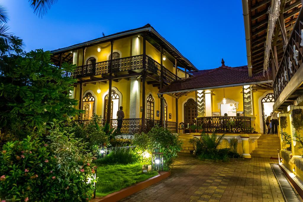 Casa Menezes - A Heritage Goan Homestay Бамболім Екстер'єр фото