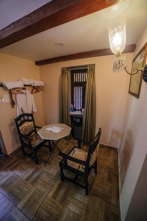 Casa Menezes - A Heritage Goan Homestay Бамболім Екстер'єр фото