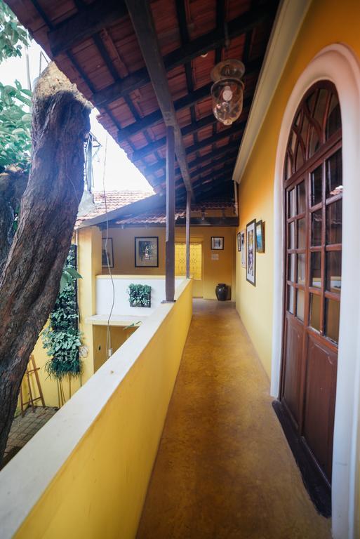 Casa Menezes - A Heritage Goan Homestay Бамболім Екстер'єр фото