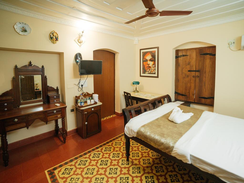 Casa Menezes - A Heritage Goan Homestay Бамболім Екстер'єр фото