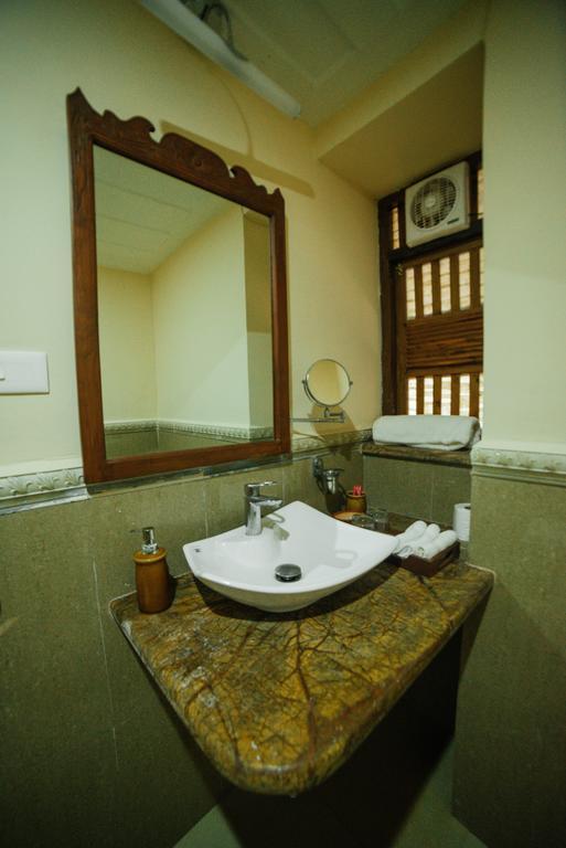Casa Menezes - A Heritage Goan Homestay Бамболім Екстер'єр фото